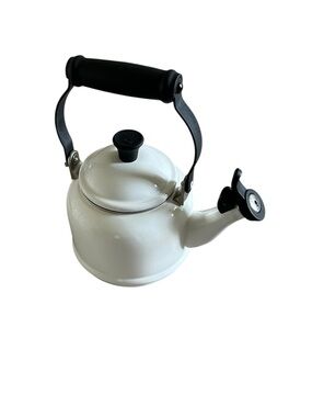 Le Creuset 1.25 Qt. Whistling Kettle